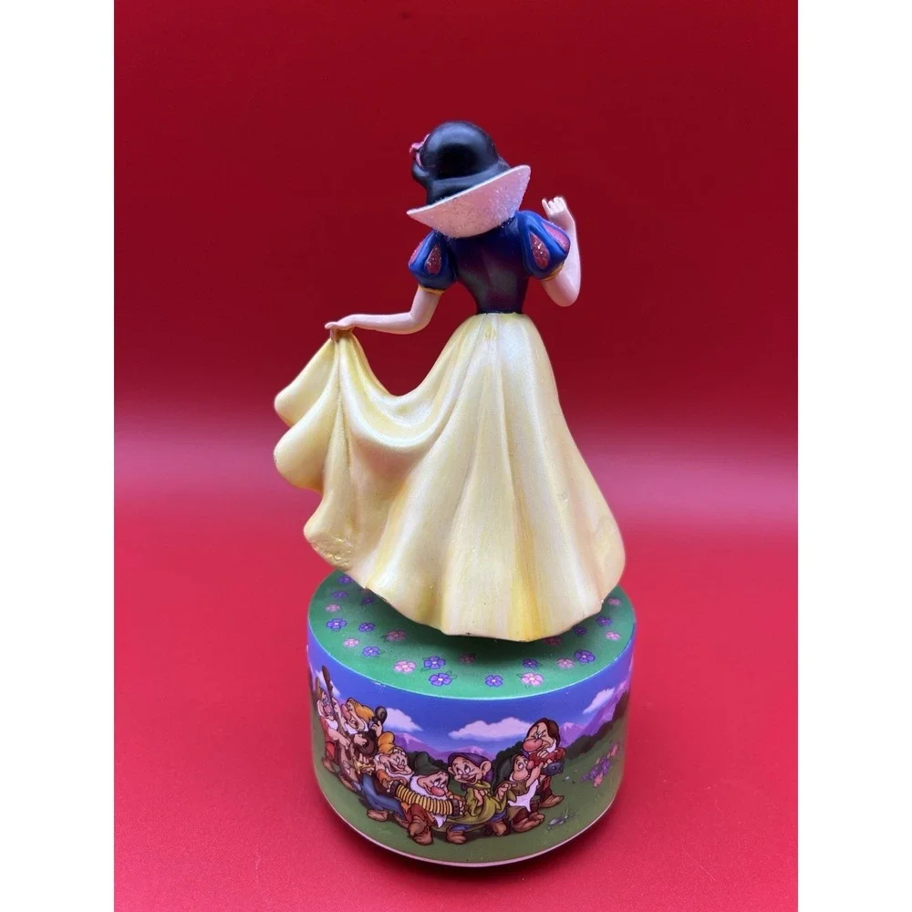 RARE Vintage Snow White Music Box Wooden Figurine Someday My Prince Will Come